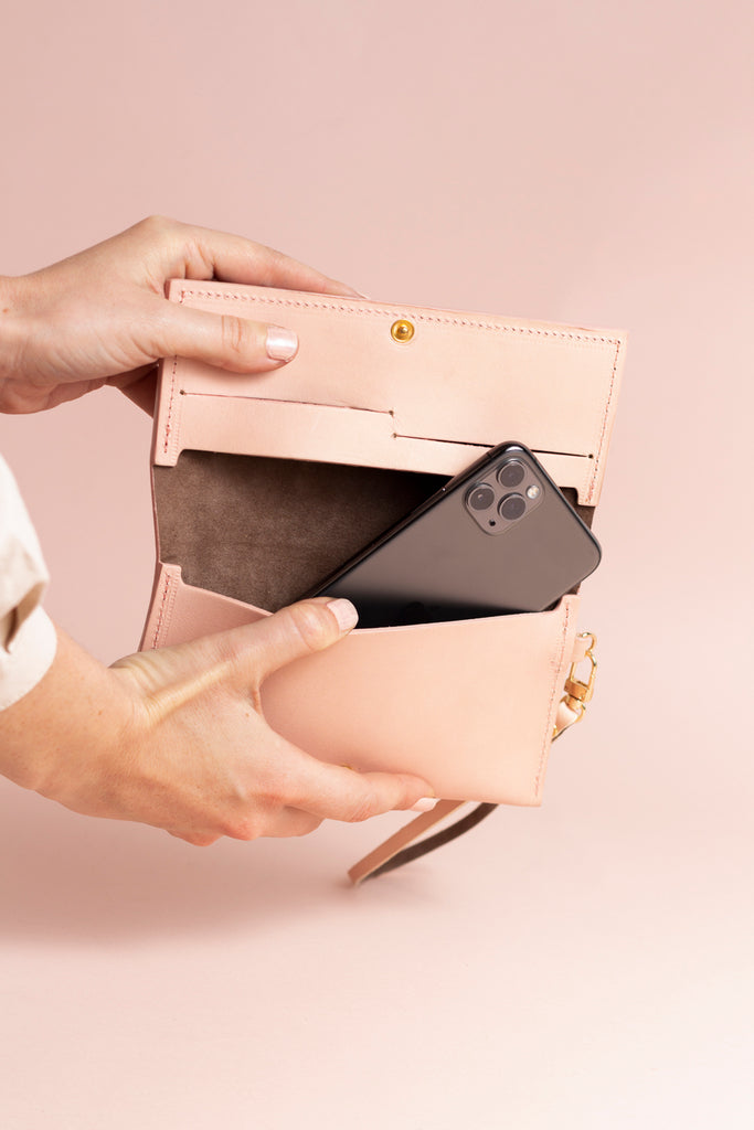 Blush MINIMAL iPhone 8 / 10 / X Leather Pochette