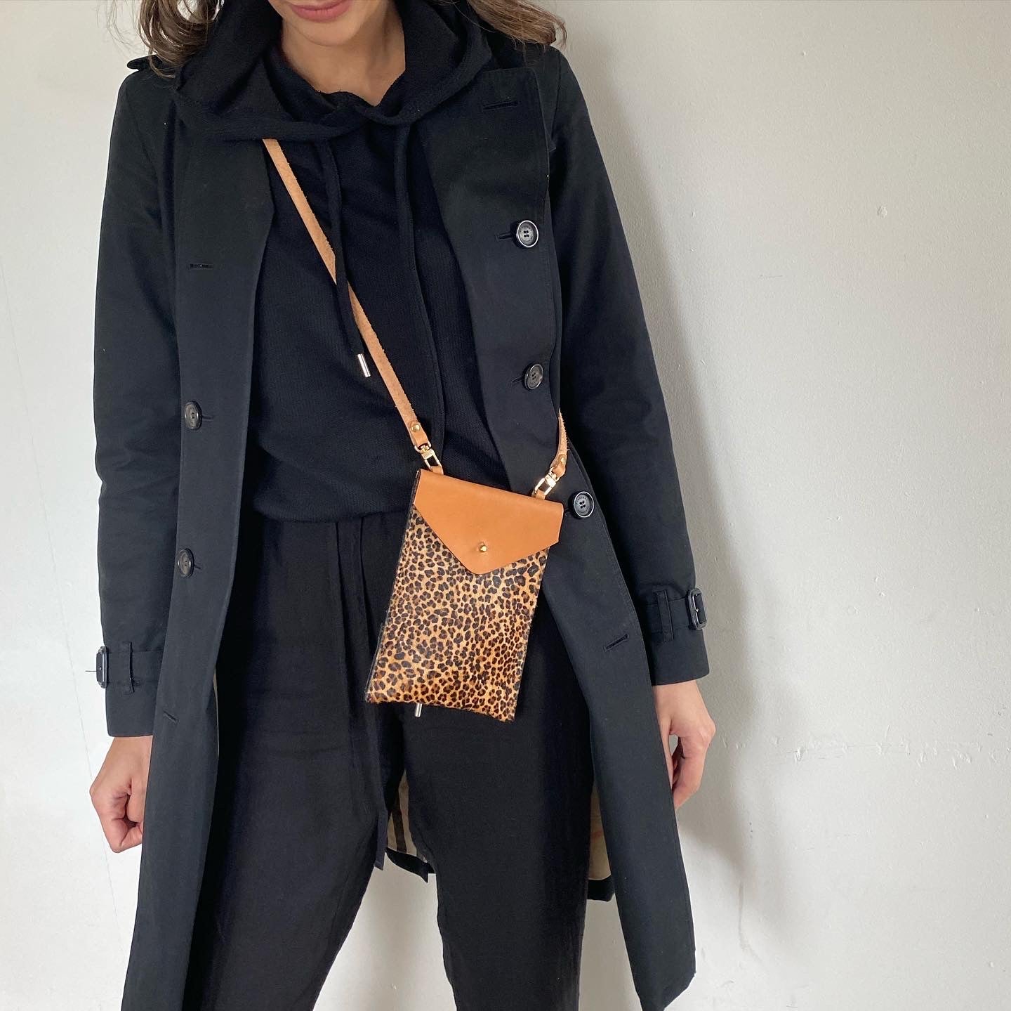 leather phone pouch
