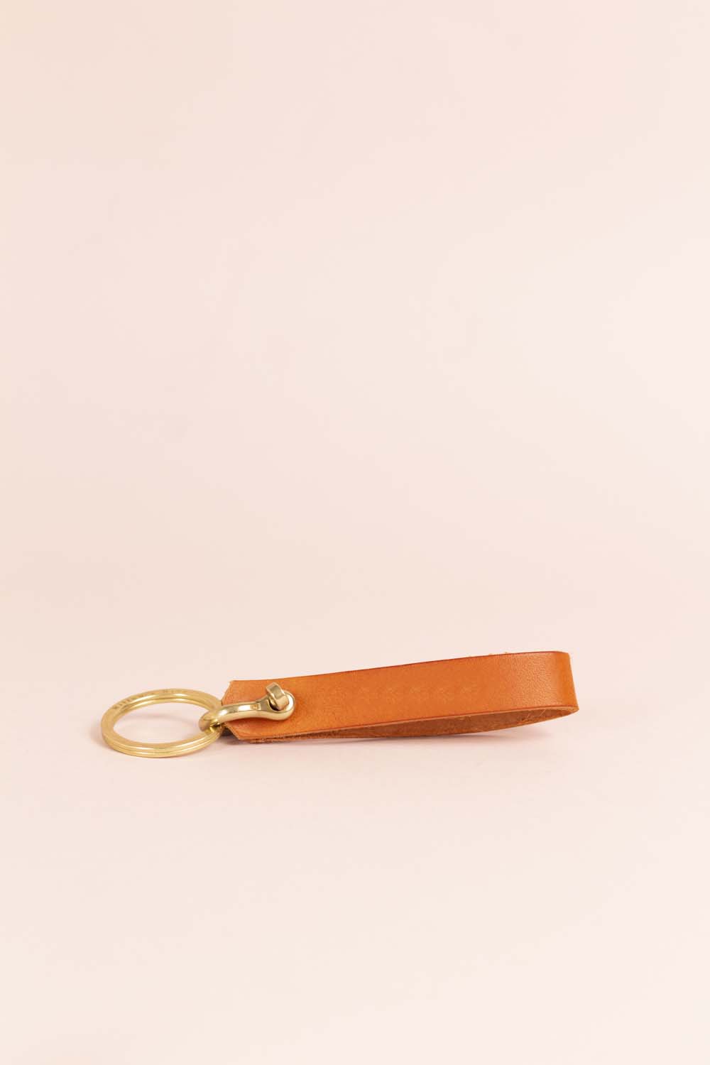 personalised slimline tan shackle keychain