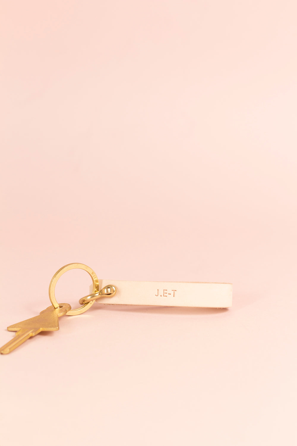 personalised slimline sand shackle keychain